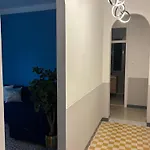 Le Lunette House